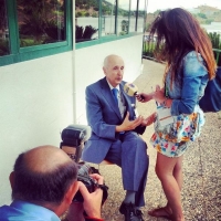 Una periodista entrevista al bioquímico Santiago Grisolía para el espacio radiofónico de divulgación científica Kítaro durante el XVI Seminario Internacional de Ciencia, Periodismo y Medio Ambiente. 