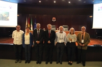 Los integrantes de la nueva Comisin Permanente de la CDED que preside el profesor de la  UCO Arturo F. Chica (tercero por la izquierda)