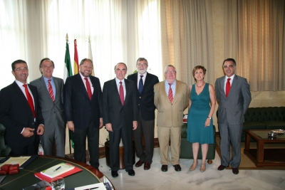 De izquierda a derecha Alfredo Albáizar, José Manuel Moreno, Manuel Torralbo, José Antonio Villasante, José Manuel Roldán, Enrique Aguilar Benítez de Lugo, Isabel González y Jose Antonio Cristóbal