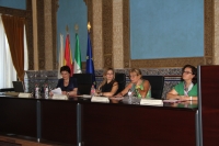 De izda. a dcha., Elvira Méndez, Rosario Mérida, Marisa Sala y Ascensión Quintero en la inauguración de la jornada.