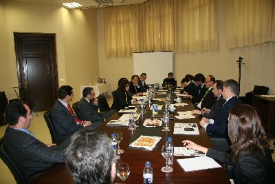 La Universidad analiza con representantes empresariales las necesidades formativas del sector turstico a nivel de postgrado y formacin permanente