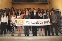 En el centro el rector, Jos Carlos Gmez y la vicerrectora de Relaciones Internacionales, Nuria Magaldi, con profesorado, alumnos y empresas participantes en el programa