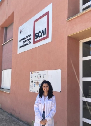 Elisa Rojas, técnica del SCAI premiada como coatura a la mejor patente. 